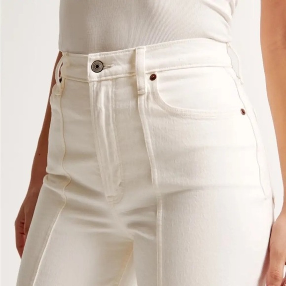 NWT Women's High-Waisted Cream Jeans - Picture 1 of 11